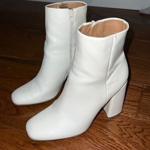 Madden Girl White Zip-Up Booties Size 7